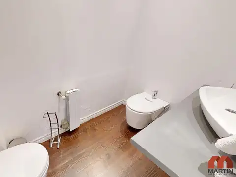 Casa en Venta con 3 cocheras