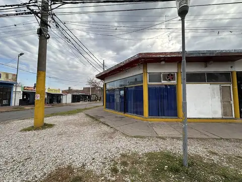 Av. San Martín esq. 25 de Mayo