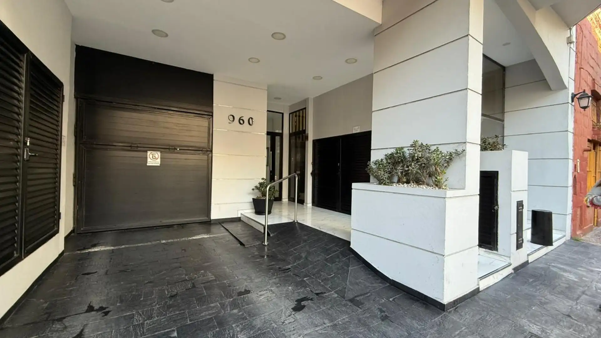 Depto 2 amb, 44m² con balcón y amenities — La Perla