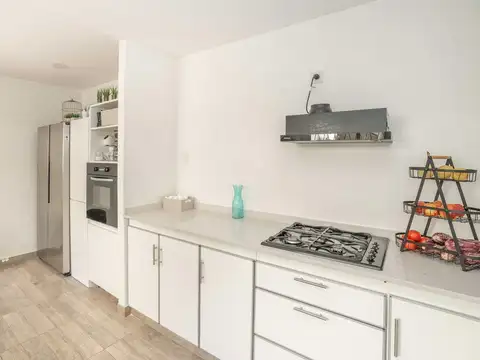 CASA 5 AMBIENTES VERSALLES PLAYROOM COCHERA PATIO