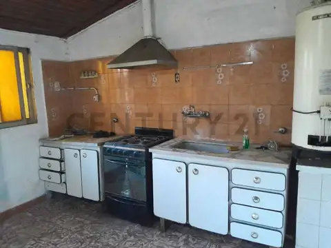 Casa en Venta con 2 cocheras