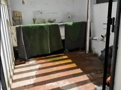 Galpon en Venta en Chacarita, USD 320.000