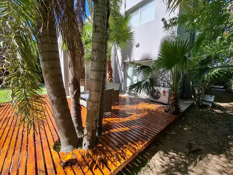 CASA EN VENTA  EN LA PEREGRINA