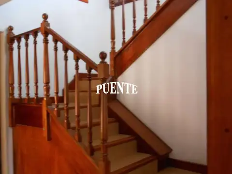 Casa en Venta con 4 cocheras