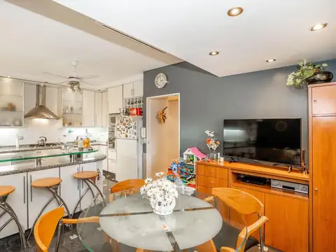 Casa en Venta con 4 cocheras