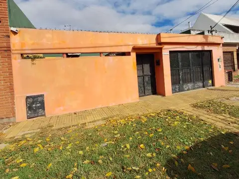 Venta Don Bosco. Casa sobre lote de 10 x 45 Ideal varios rub