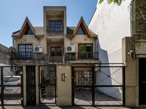 EN VENTA DUPLEX CON TERRAZA - MONTE CASTRO