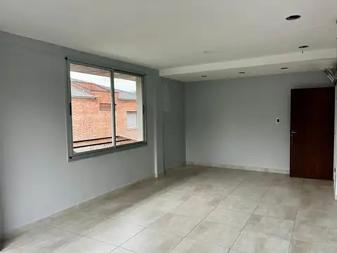 Oficina en Alquiler en Yerba Buena, $ 550.000
