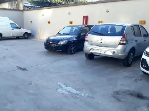 COCHERA EN VILLA BALLESTER CENTRO DESCUB O CUBIERTA