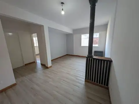 Departamento de 3 ambientes, 3º piso por escalera, RECICLADO A NUEVO