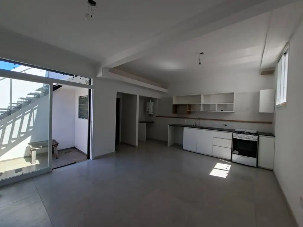 4 Ambs con terraza y parrilla - calle 1 esquina 35 -