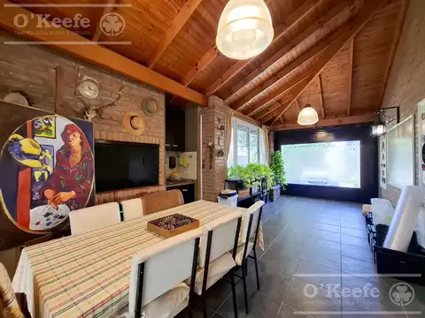Casa 4 ambientes con 2 baños