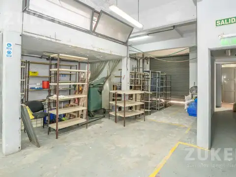 Paternal depósito en alquiler con oficinas