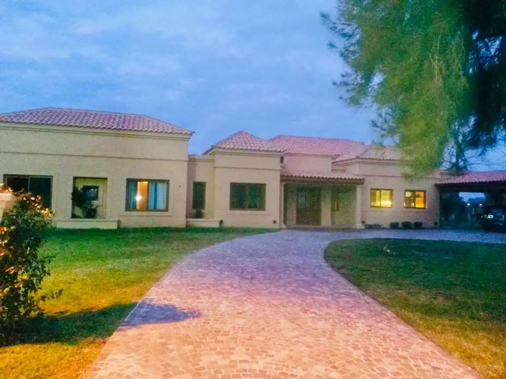 Casa en Venta con cochera