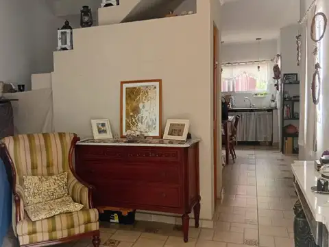 Casa 4 ambientes con 1 baño