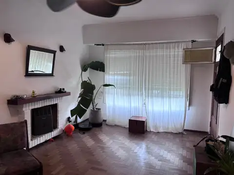 Casa en Alquiler con 1 cochera
