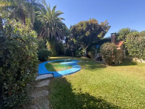 Alquiler casa de 6 amb en Olivos con cochera y jardin!
