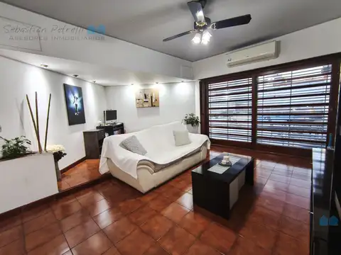 Casa en Venta con 3 cocheras