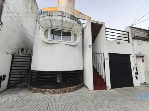 Venta Casa 6 Ambientes con 3 Cocheras en Mataderos
