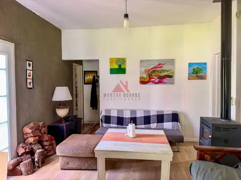 Casa 4 ambientes con 2 baños