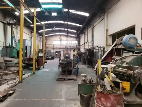 Galpón industrial - Muy buena ubicación - Villa Luzuriaga