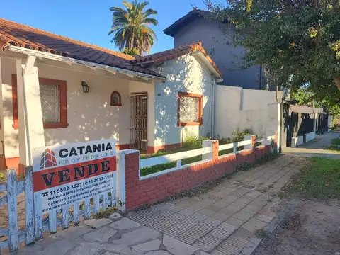 MUY LINDA ZONA, CHALET DE 3 AMB A REFACCIONAR