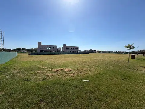 VENTA DE LOTE CON FINANCIAMIENTO VILLAGE PLAZA BELLA VISTA