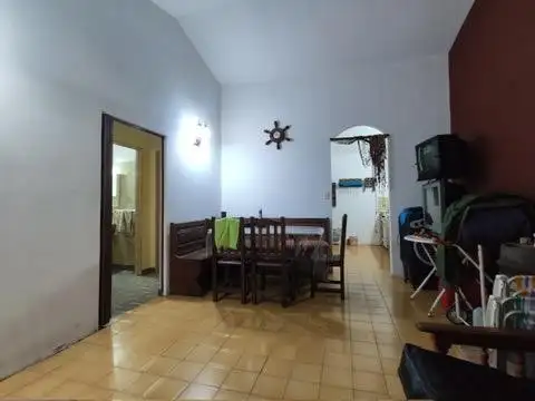 Casa 3 ambientes con 2 baños