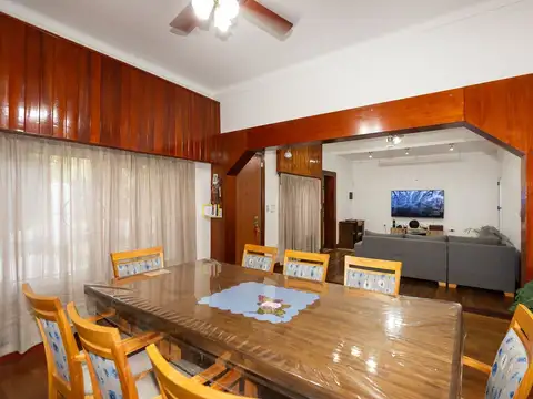 VENTA DE CASA EN HURLINGHAM CON PILETA Y GARAGE