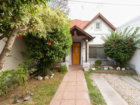 VENTA DE CASA EN HURLINGHAM CON PILETA Y GARAGE