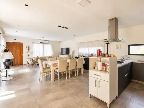 Casa  en Venta en Santa Emilia, Pilar del Este, Pilar