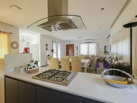 Casa  en Venta en Santa Emilia, Pilar del Este, Pilar