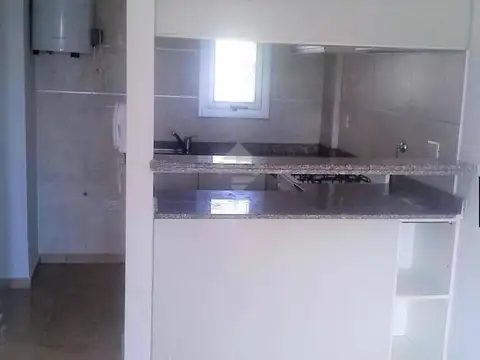 Calle 8 e/ 32 y 33 100