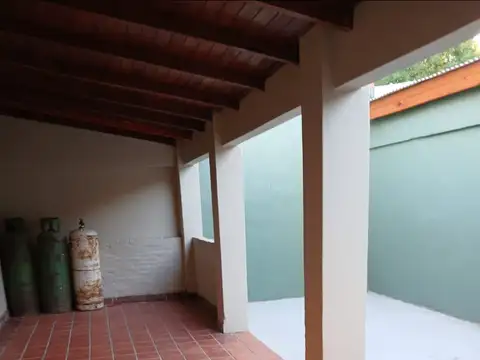CASA EN ALQUILER ANUAL DE 3 AMBIENTES EN DEL VISO, BARRIO LOS JAZMINES (RESIDENCIAL)