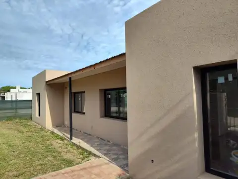 Casa en Venta en Funes, USD 216.000