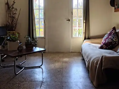 Venta de Casa con gran terreno de 10 x 49 mts - Morón