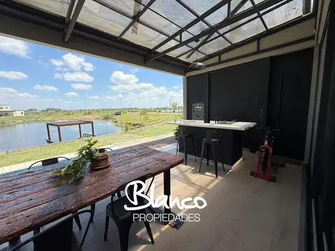 Casa en Alquiler Temporal con 1 cochera