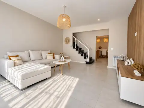 Depto Tipo Casa en Venta con 1 cocheras