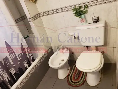 EXCELENTE CASA EN VENTA EN CASTELAR SUR