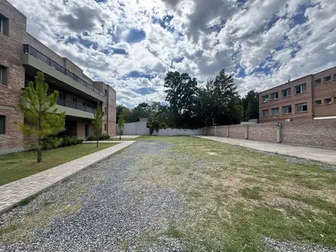 Departamento en Alquiler con 2 cocheras