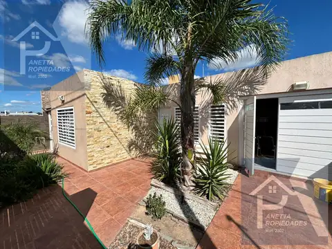 Casa 4 ambientes con 2 baños
