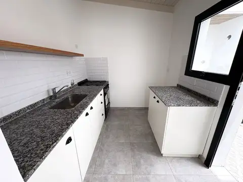 PH EN VENTA LA PLATA 2 DORMITORIOS RECICLADO