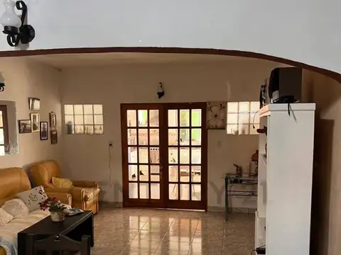 Carlos Maria de Alvear 600, Piso 0