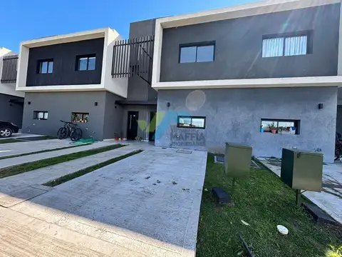 Casa en Alquiler de 3 dormitorios