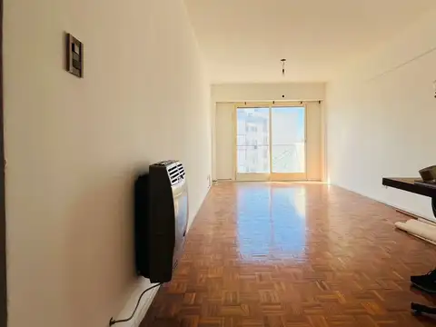 Avellaneda 300, Piso 8