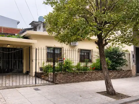 VENTA  CASA MULTIFAMILIAR 3 UNIDADES COCHERA PATIO - VICENTE LOPEZ - VILLA MARTELLI