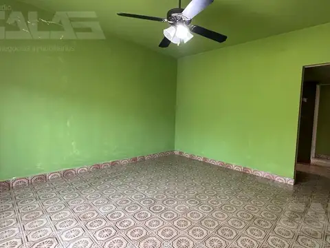 Casa 3 ambientes con 1 baño