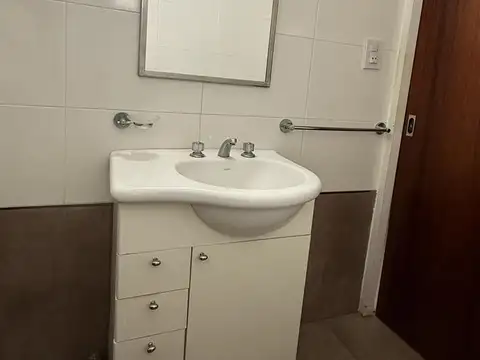 Casa 5 ambientes con 1 baño