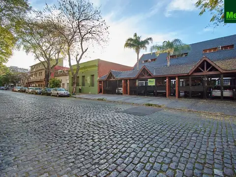 Excelente Triplex 4amb + cochera doble y Jardin con parrilla