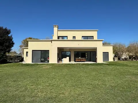 VENTA CASA 5AMB CLUB DE CAMPO HARAS SAN PABLO 